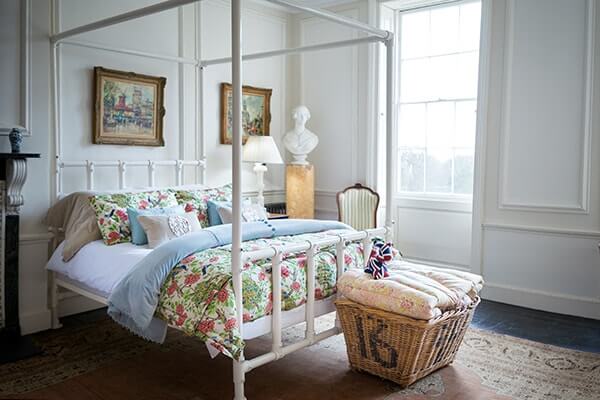 https://dev.wroughtironandbrassbed.co.uk/beds/contemporary-iron-beds/eleanor/