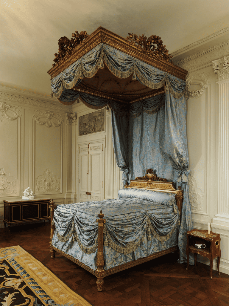 Extravagant full tester bed in a stately home