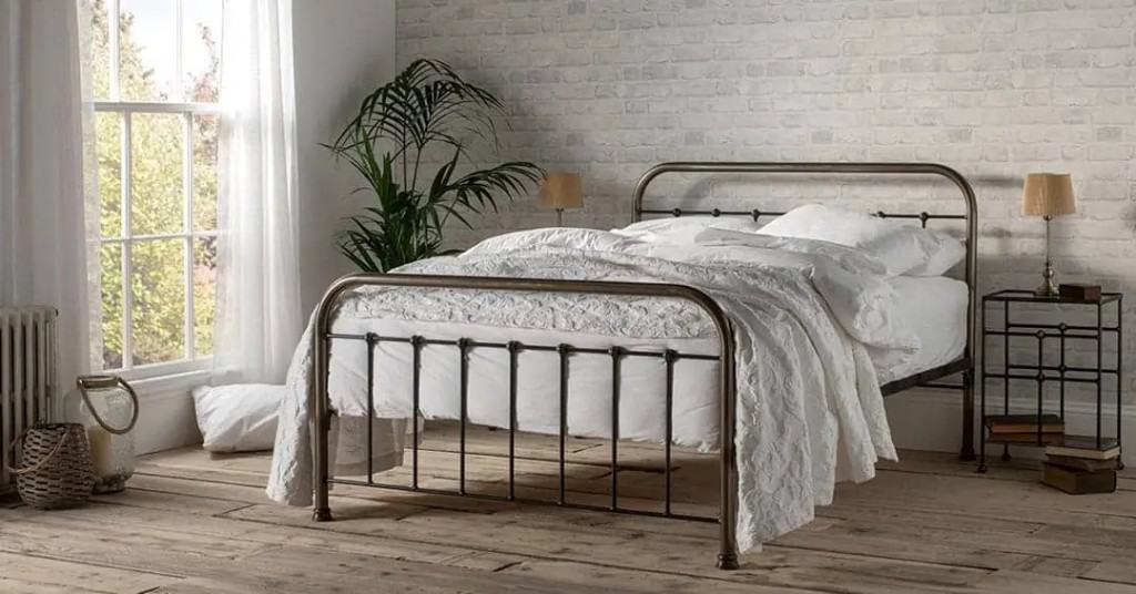 Simple iron bedstead