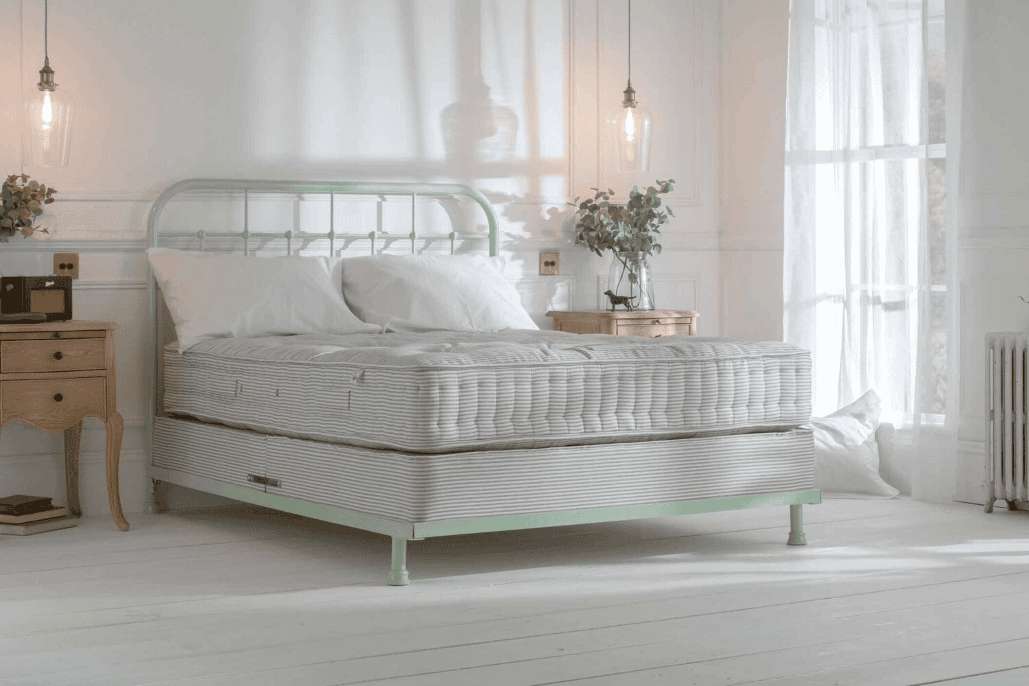 divan base on iron bed frame